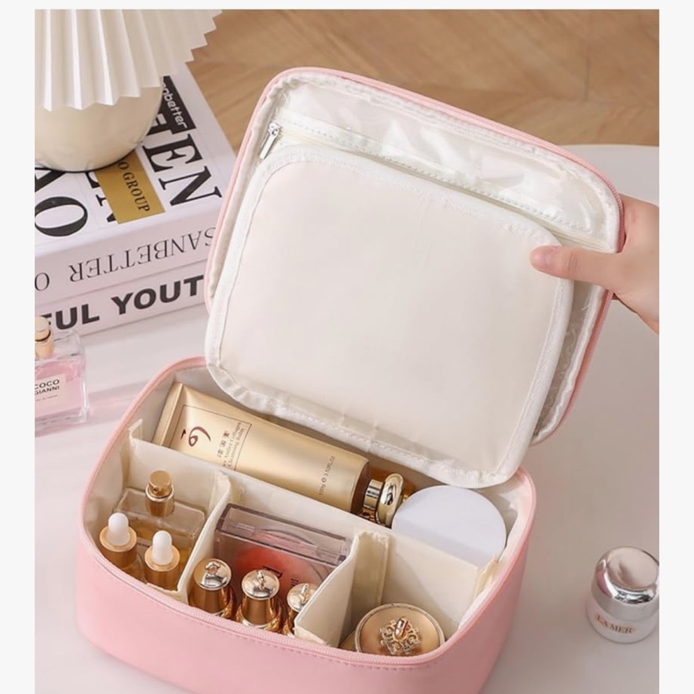 Hello Kitty Makeup Case - image 2